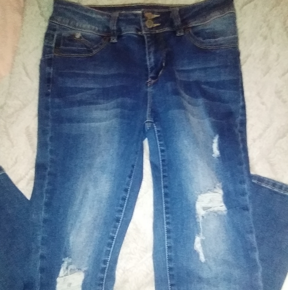 YMI Ripped mid rise skinny jeans w double button